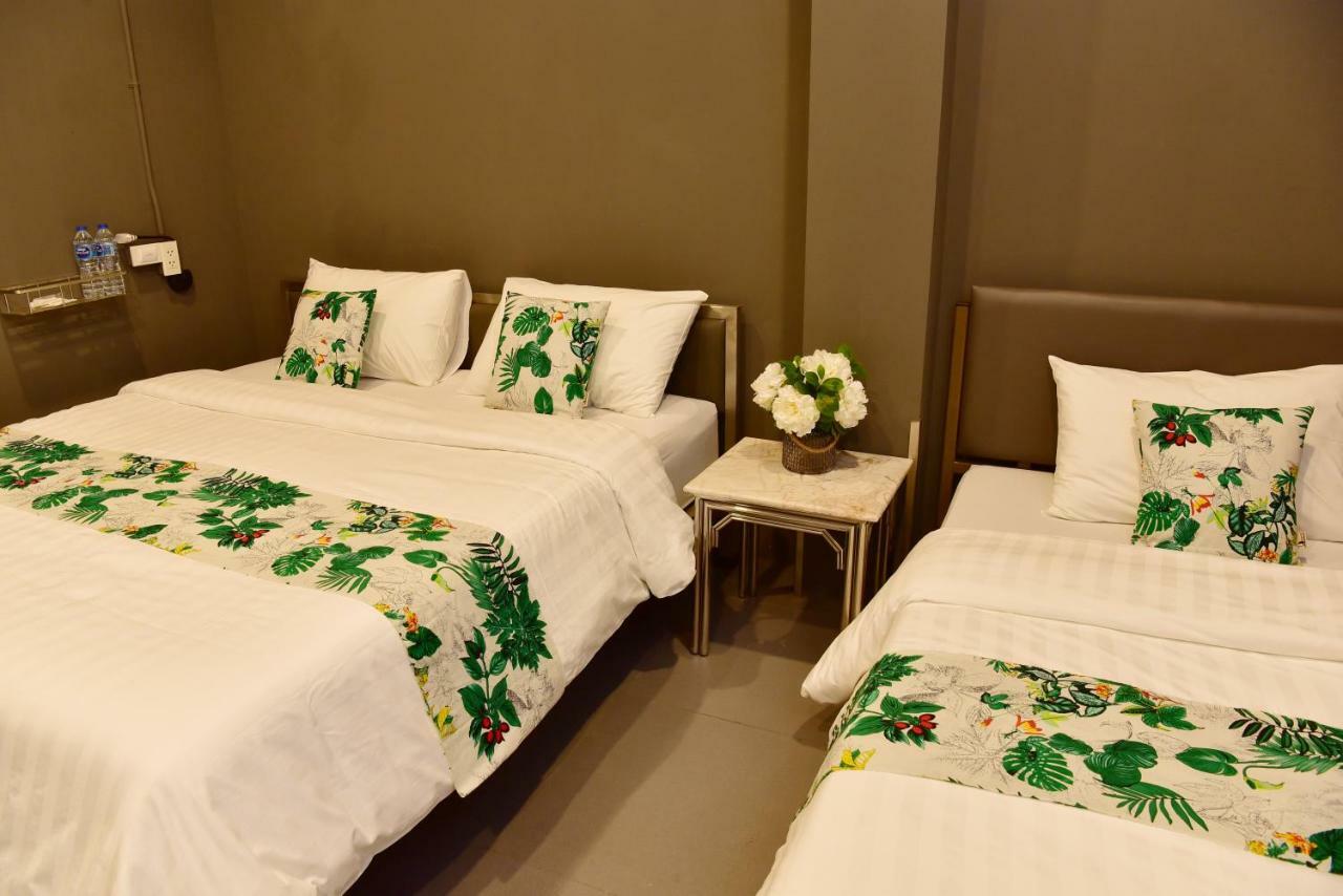 Forrest Bangkok Hotel Exterior photo