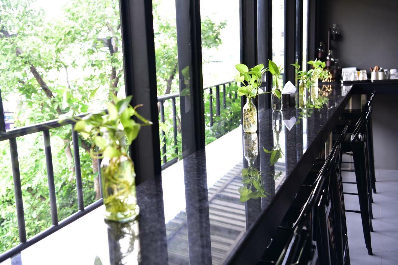 Forrest Bangkok Hotel Exterior photo